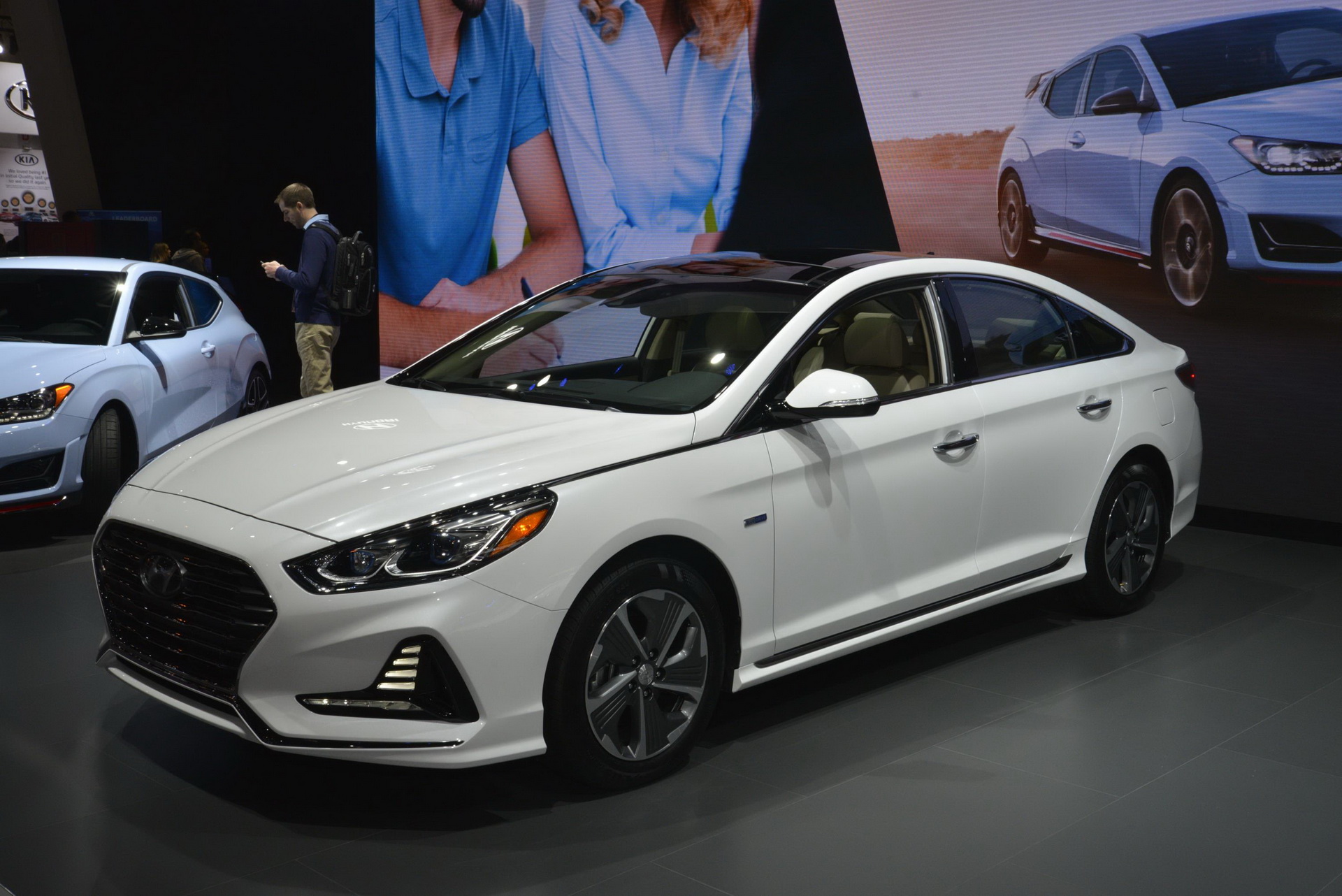 hyundai-sonata-hybrid-chicago-livepics-1 Revamped 2018 Hyundai Sonata Embraces Eco-Friendly Philosophy