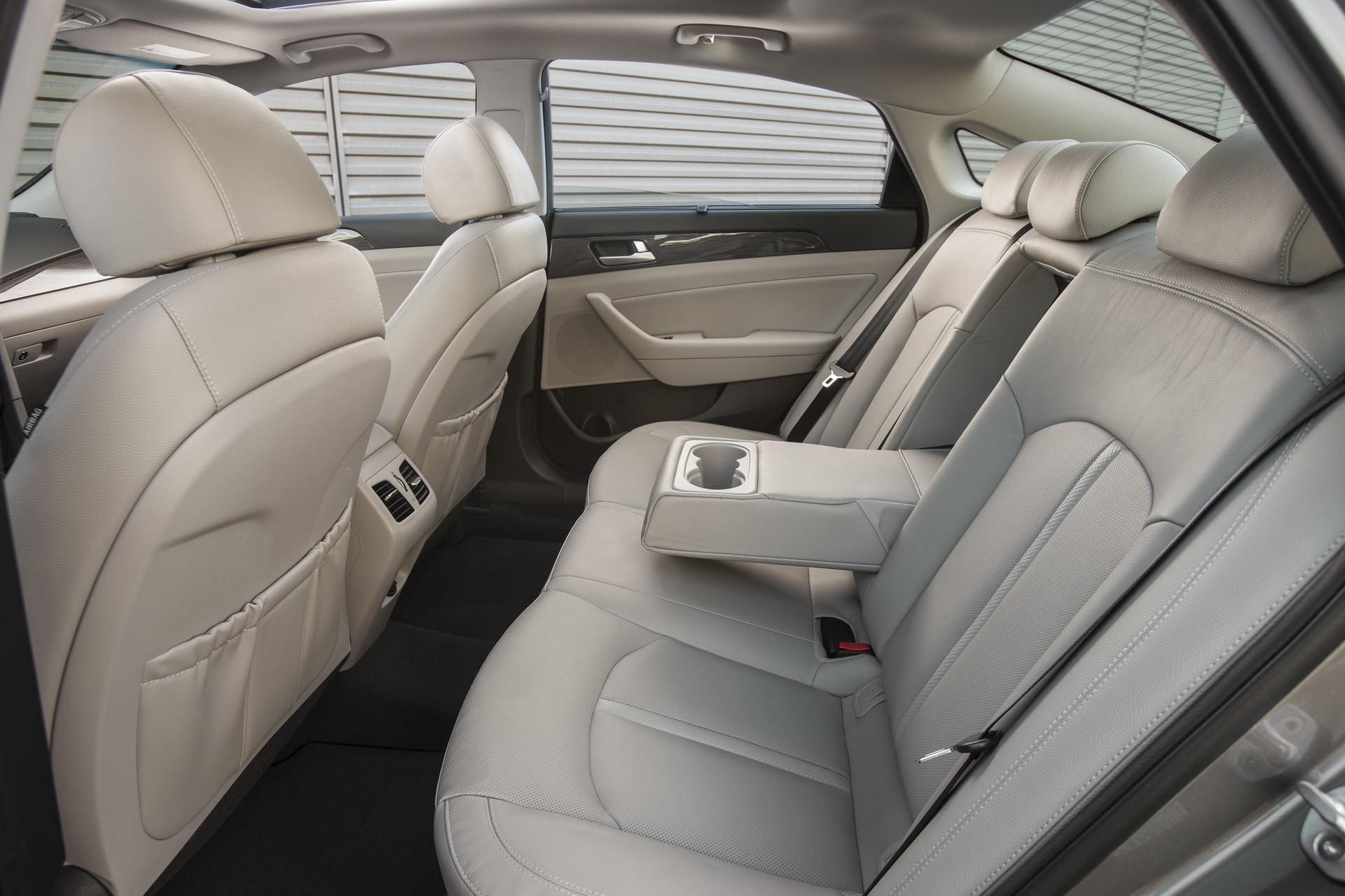 hyundai-sonata-hybrid-chicago-livepics-26 Revamped 2018 Hyundai Sonata Embraces Eco-Friendly Philosophy