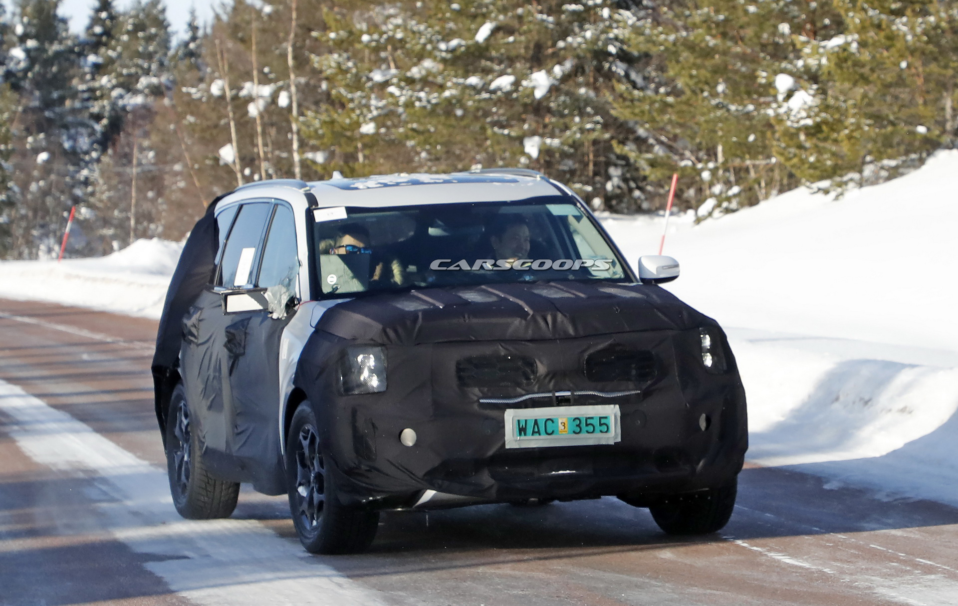 kia-telluride-full-size-suv-spy-1 U Spy The Kia Telluride As It Prepares To Battle The Chevy Traverse