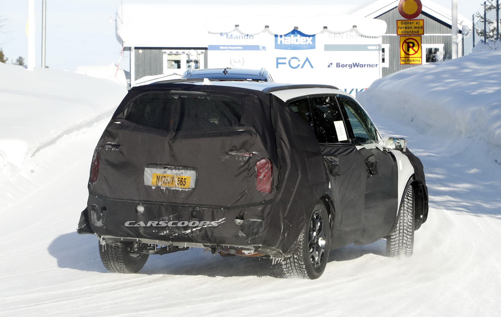 kia-telluride-full-size-suv-spy-10 U Spy The Kia Telluride As It Prepares To Battle The Chevy Traverse