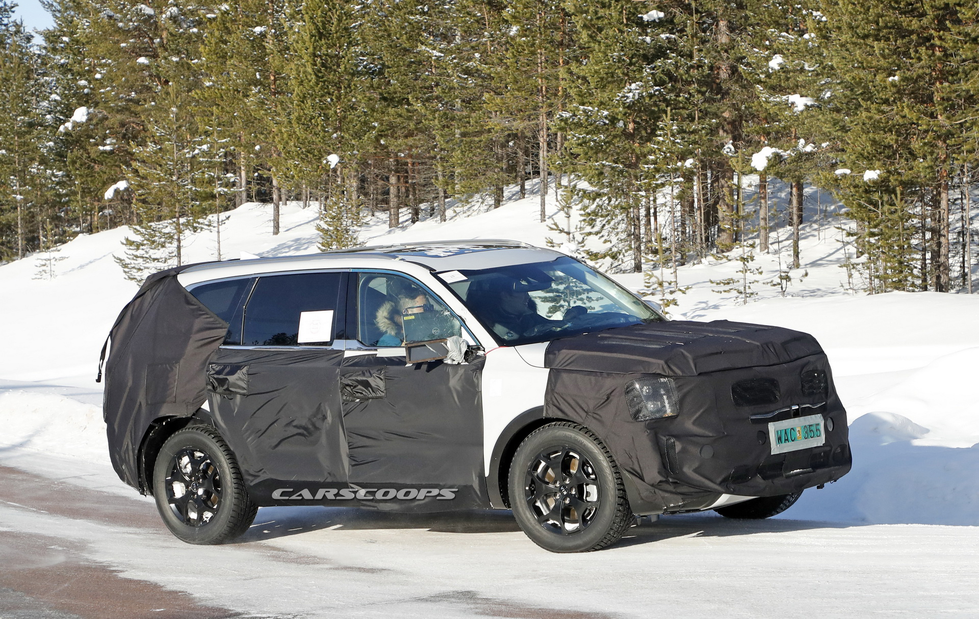 kia-telluride-full-size-suv-spy-4 U Spy The Kia Telluride As It Prepares To Battle The Chevy Traverse