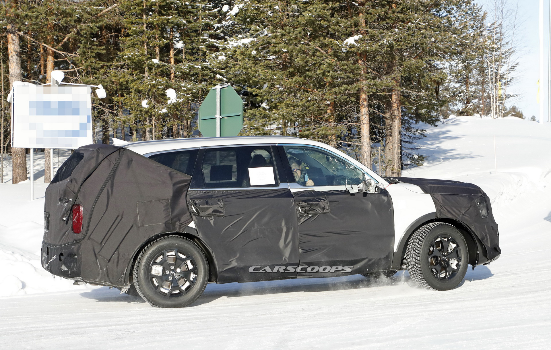 kia-telluride-full-size-suv-spy-7 U Spy The Kia Telluride As It Prepares To Battle The Chevy Traverse