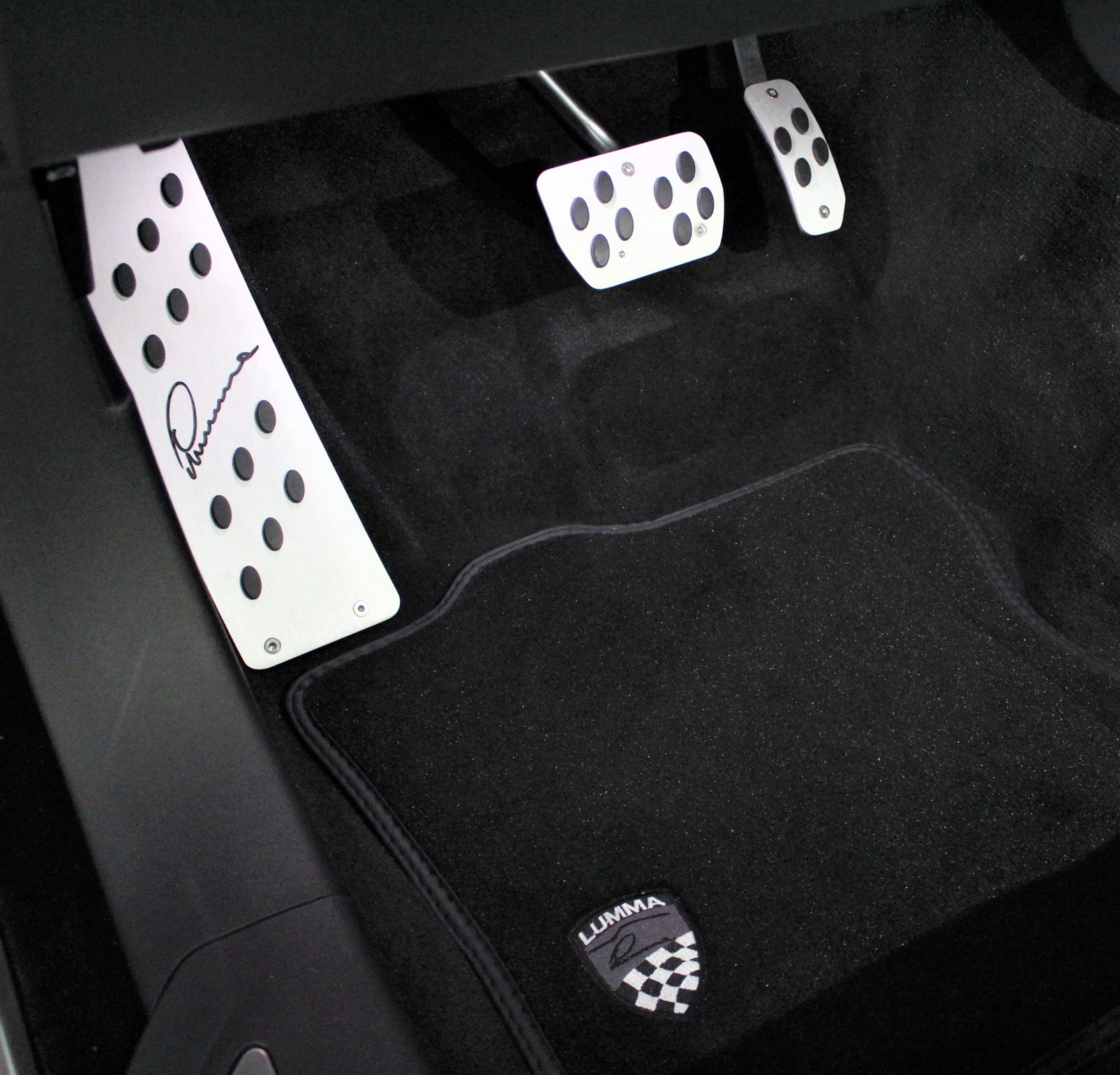 lumma-range-velar-production-kit-1 Lumma Design Lightly Mods Range Rover Velar