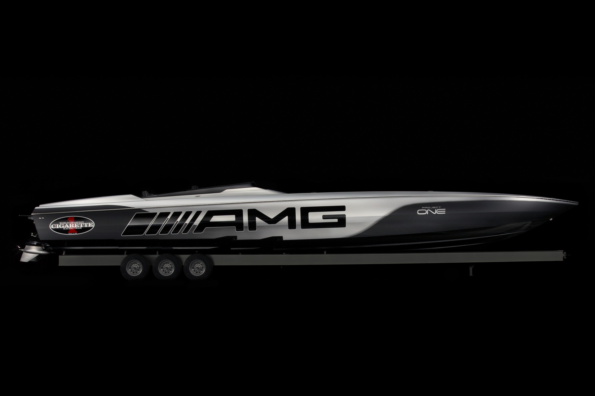 mercedes-amg-performance-boat-5 3,100HP Cigarette Racing 515 Boat Is Inspired By Mercedes-AMG Project One