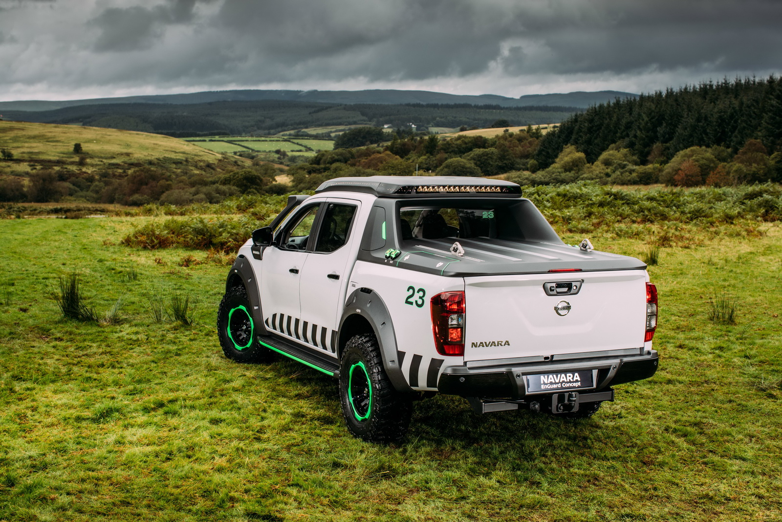 nissan-navara-enguard-concept-3 Nissan Could Launch A Sporty Navara To Rival The Ford Ranger Raptor