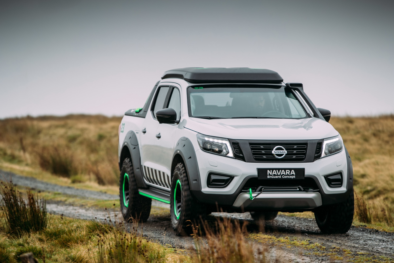 nissan-navara-enguard-concept-4 Nissan Could Launch A Sporty Navara To Rival The Ford Ranger Raptor