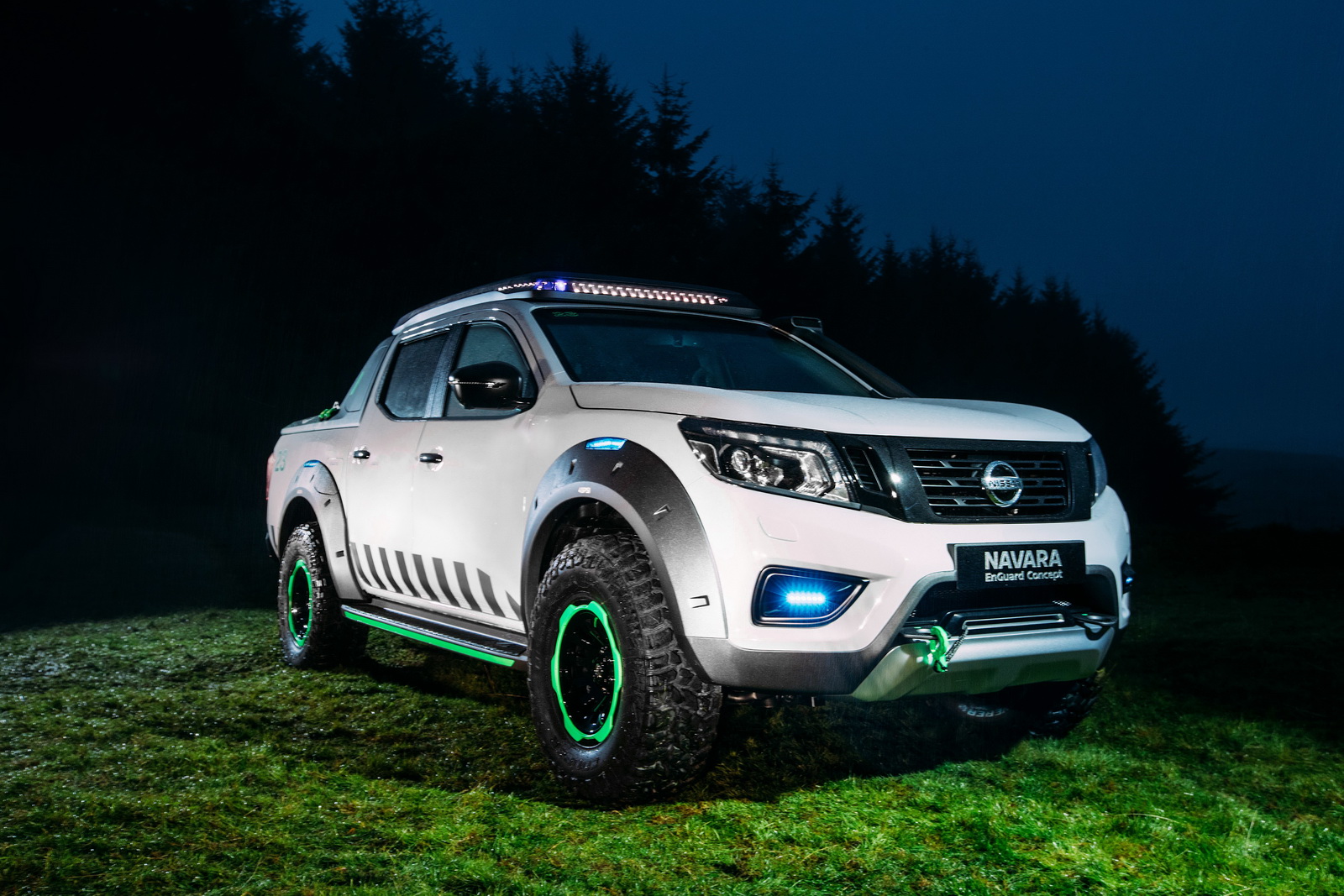nissan-navara-enguard-concept-7 Nissan Could Launch A Sporty Navara To Rival The Ford Ranger Raptor