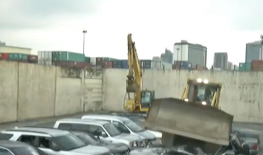 philippines-smuggled-cars-pummeled-1 Philippine’s Duterte Crushes Smuggled Porsches, Corvettes, BMWs And Jags