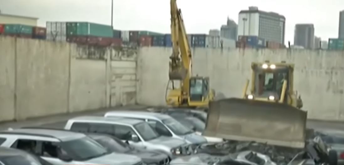 philippines-smuggled-cars-pummeled-2 Philippine’s Duterte Crushes Smuggled Porsches, Corvettes, BMWs And Jags