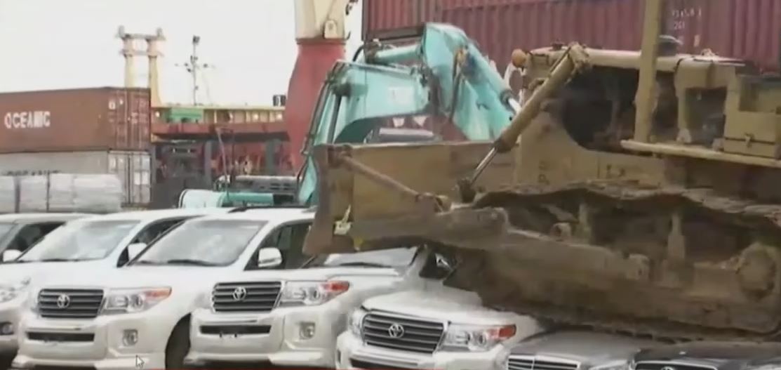 philippines-smuggled-cars-pummeled-6 Philippine’s Duterte Crushes Smuggled Porsches, Corvettes, BMWs And Jags