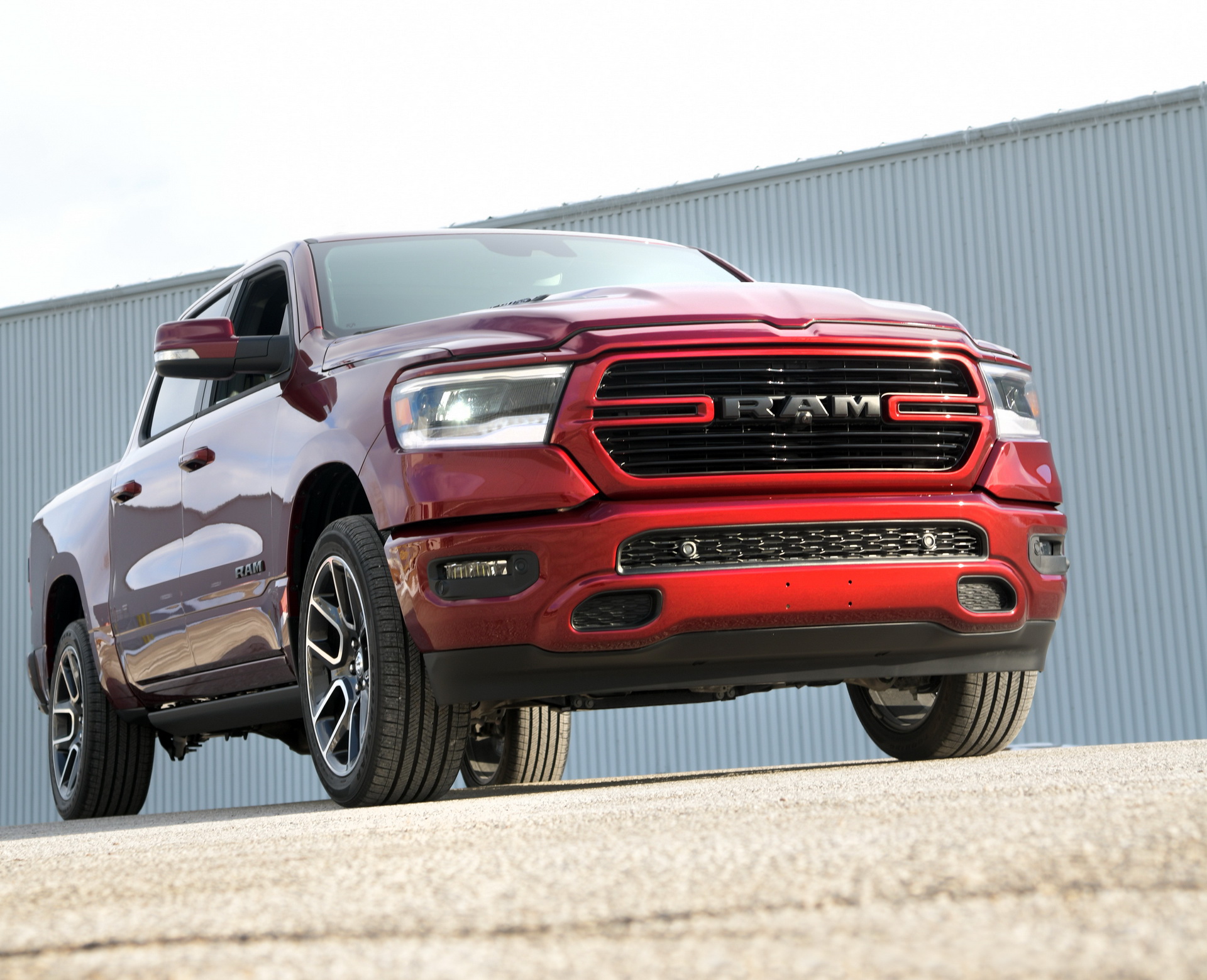 ram-1500-sport-canada-only-1 2019 RAM 1500 Sport Is A Fully Loaded Truck That’ll Be Sold Only In Canada