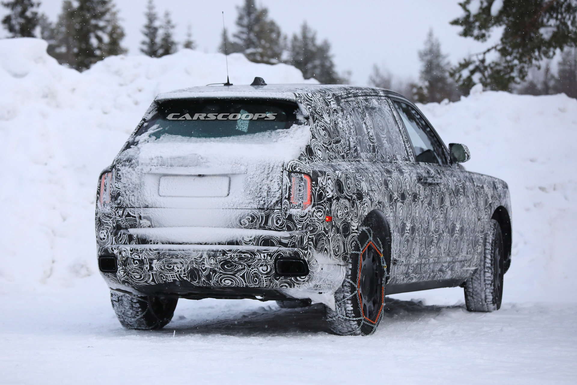 rolls-cullinan-open-doors-spy-27 Rolls-Royce Cullinan SUV Prototype Opens Up Its Suicide Doors