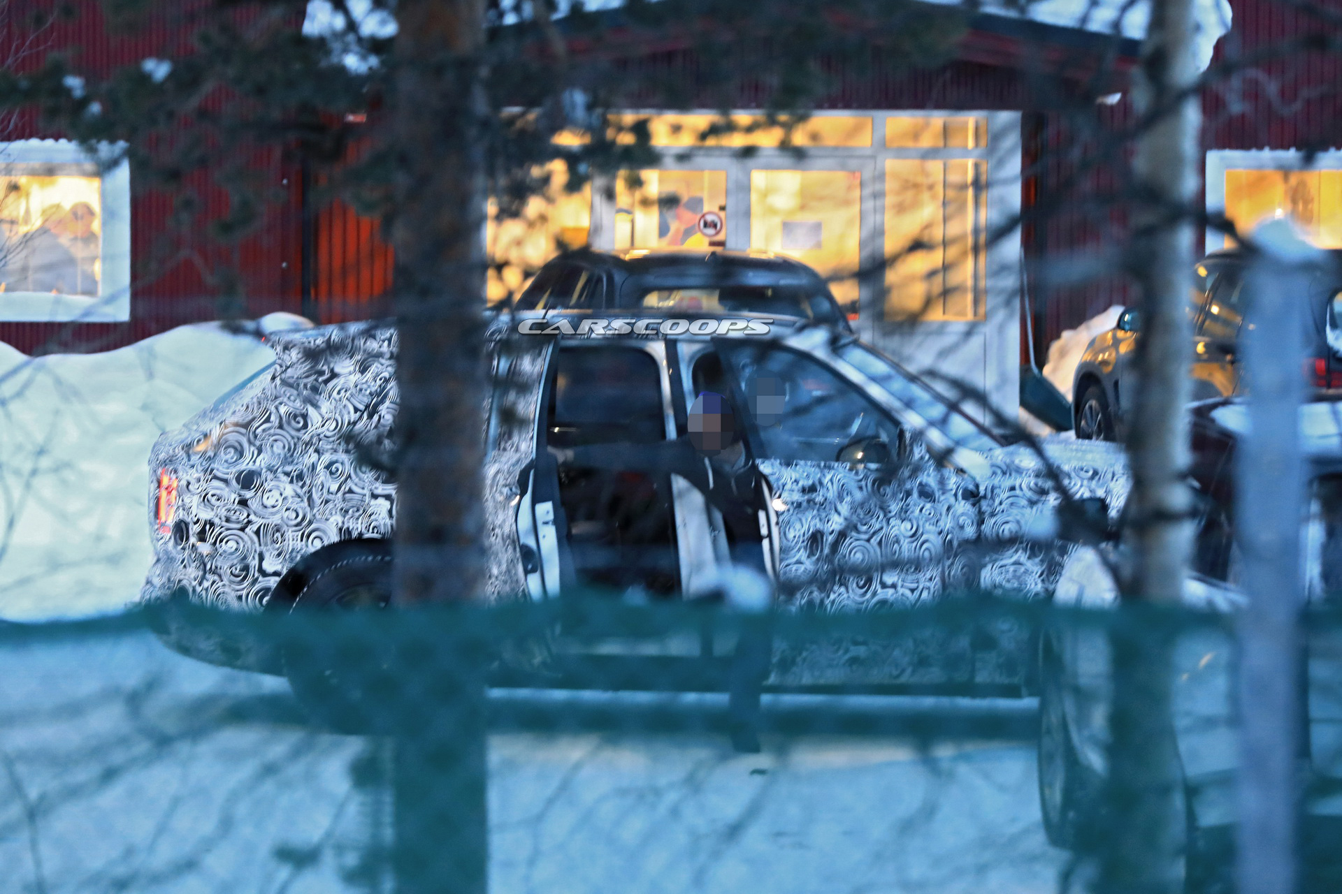 rolls-cullinan-open-doors-spy-3 Rolls-Royce Cullinan SUV Prototype Opens Up Its Suicide Doors