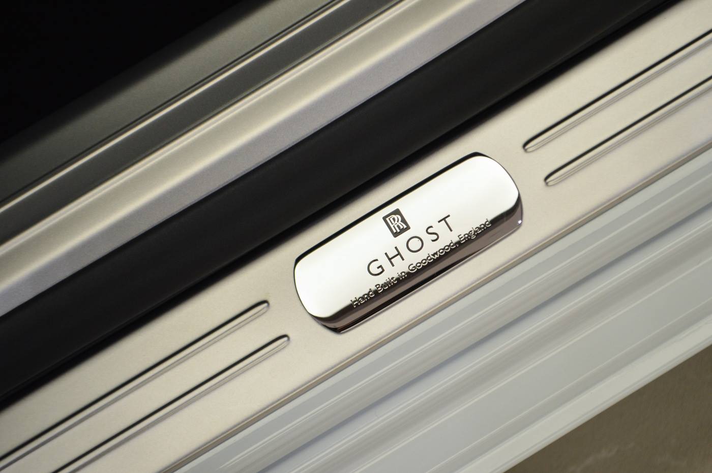 rolls-ghost-ewb-private-jet-abudhabi-15 Rolls-Royce Ghost EWB ‘Inspired by Private Jet’ Is, Well, Self-Explanatory