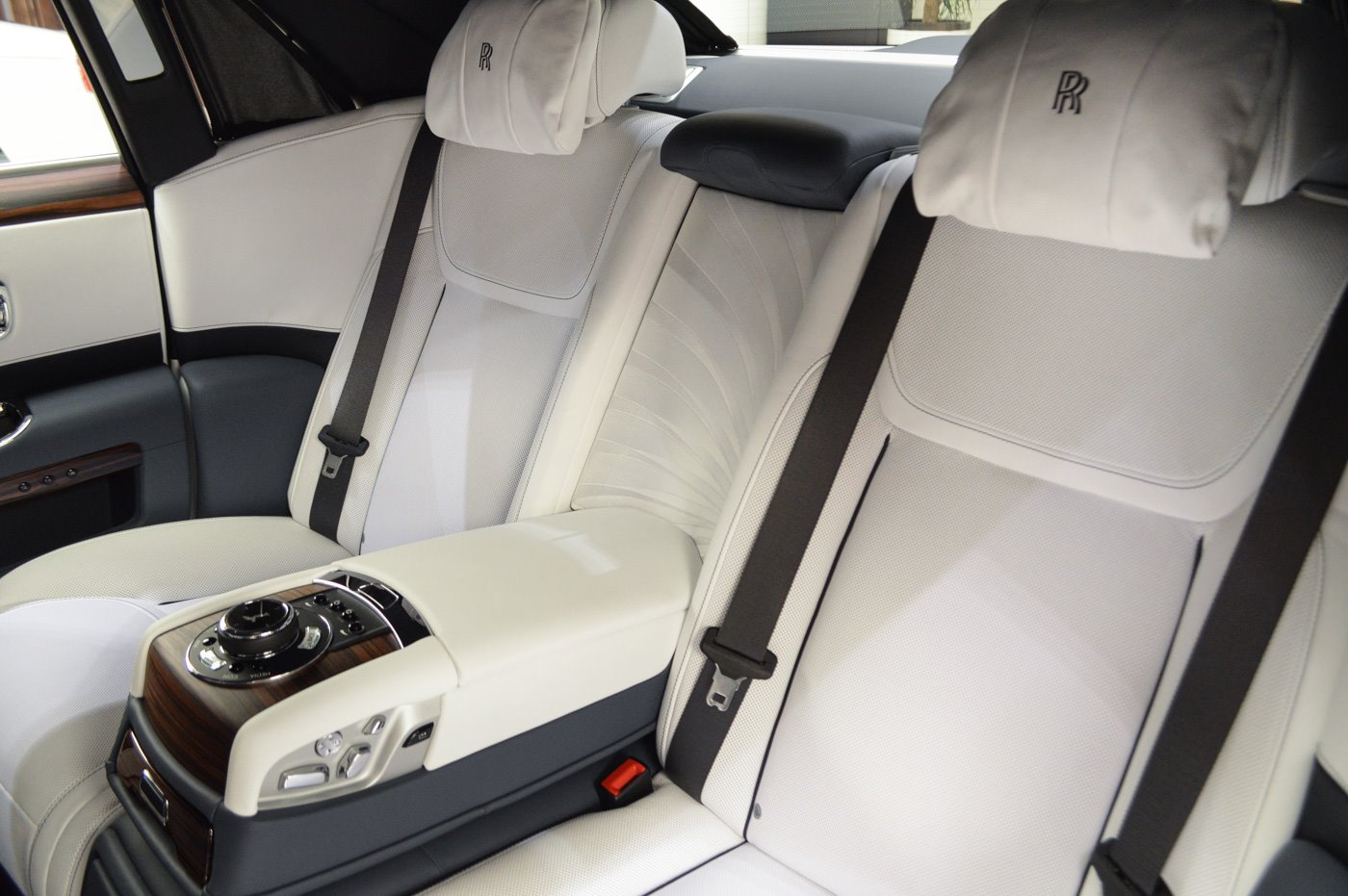 rolls-ghost-ewb-private-jet-abudhabi-18 Rolls-Royce Ghost EWB ‘Inspired by Private Jet’ Is, Well, Self-Explanatory