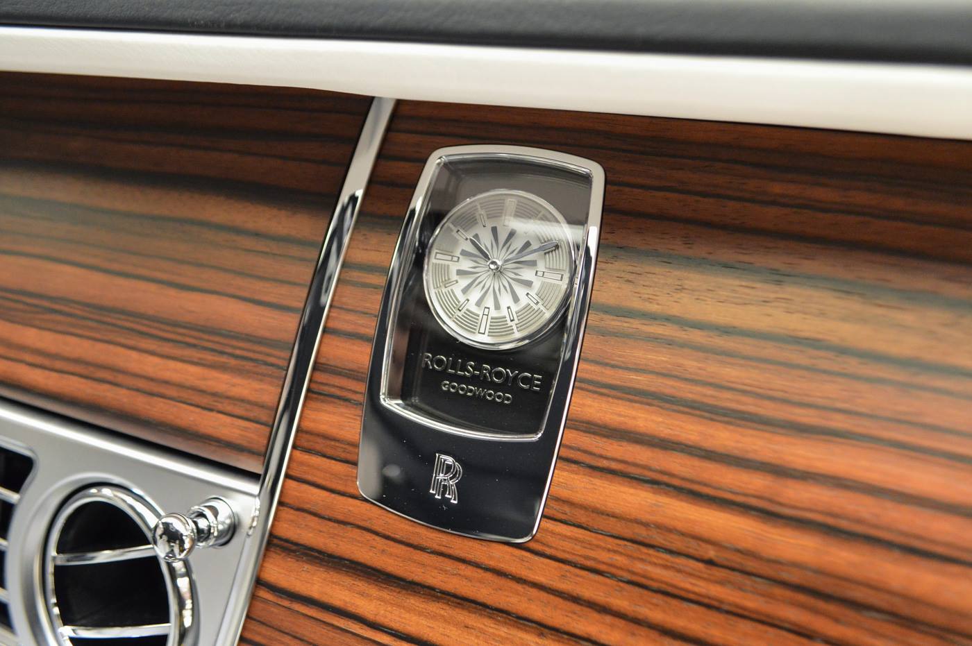 rolls-ghost-ewb-private-jet-abudhabi-24 Rolls-Royce Ghost EWB ‘Inspired by Private Jet’ Is, Well, Self-Explanatory