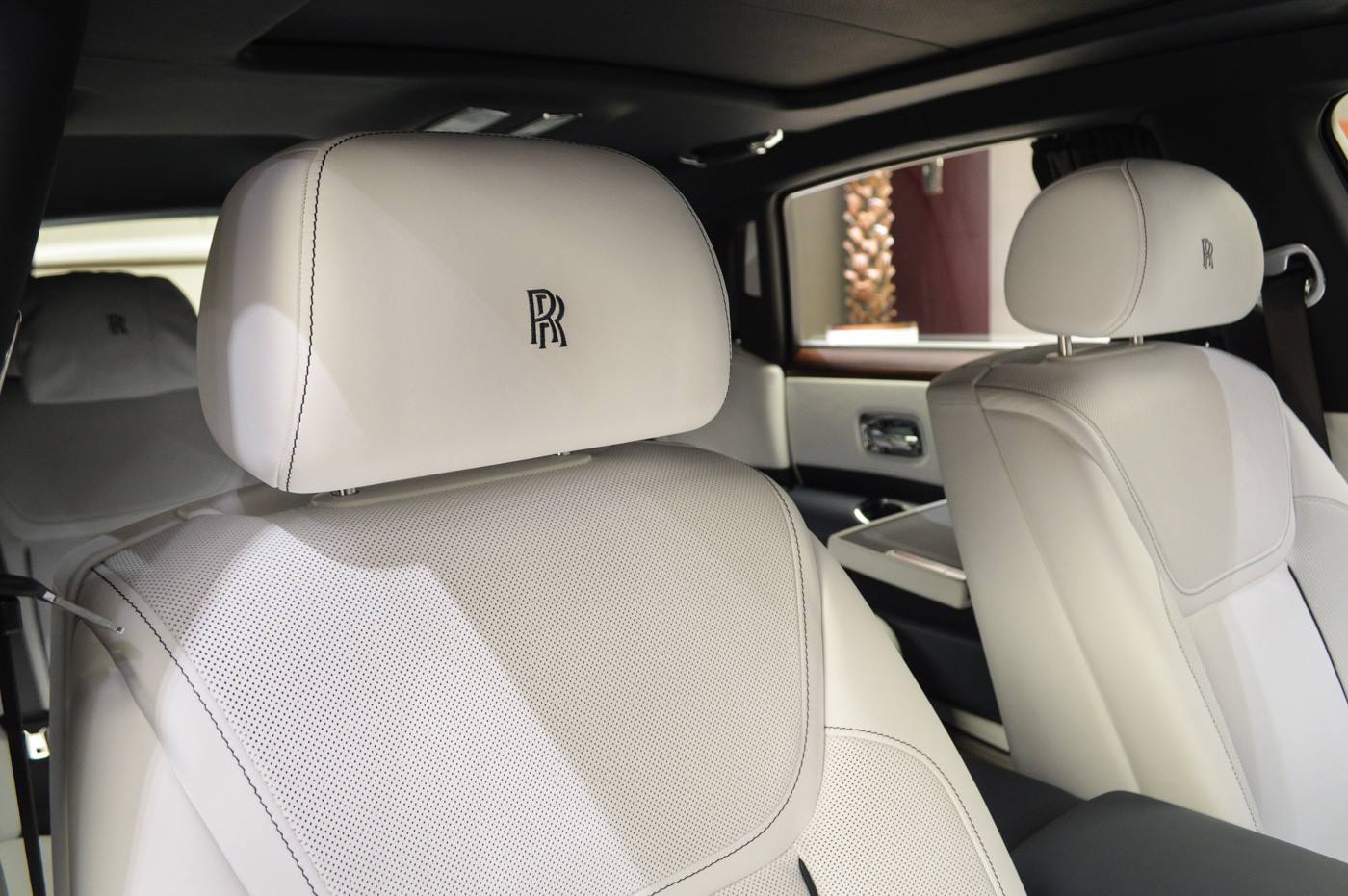 rolls-ghost-ewb-private-jet-abudhabi-25 Rolls-Royce Ghost EWB ‘Inspired by Private Jet’ Is, Well, Self-Explanatory