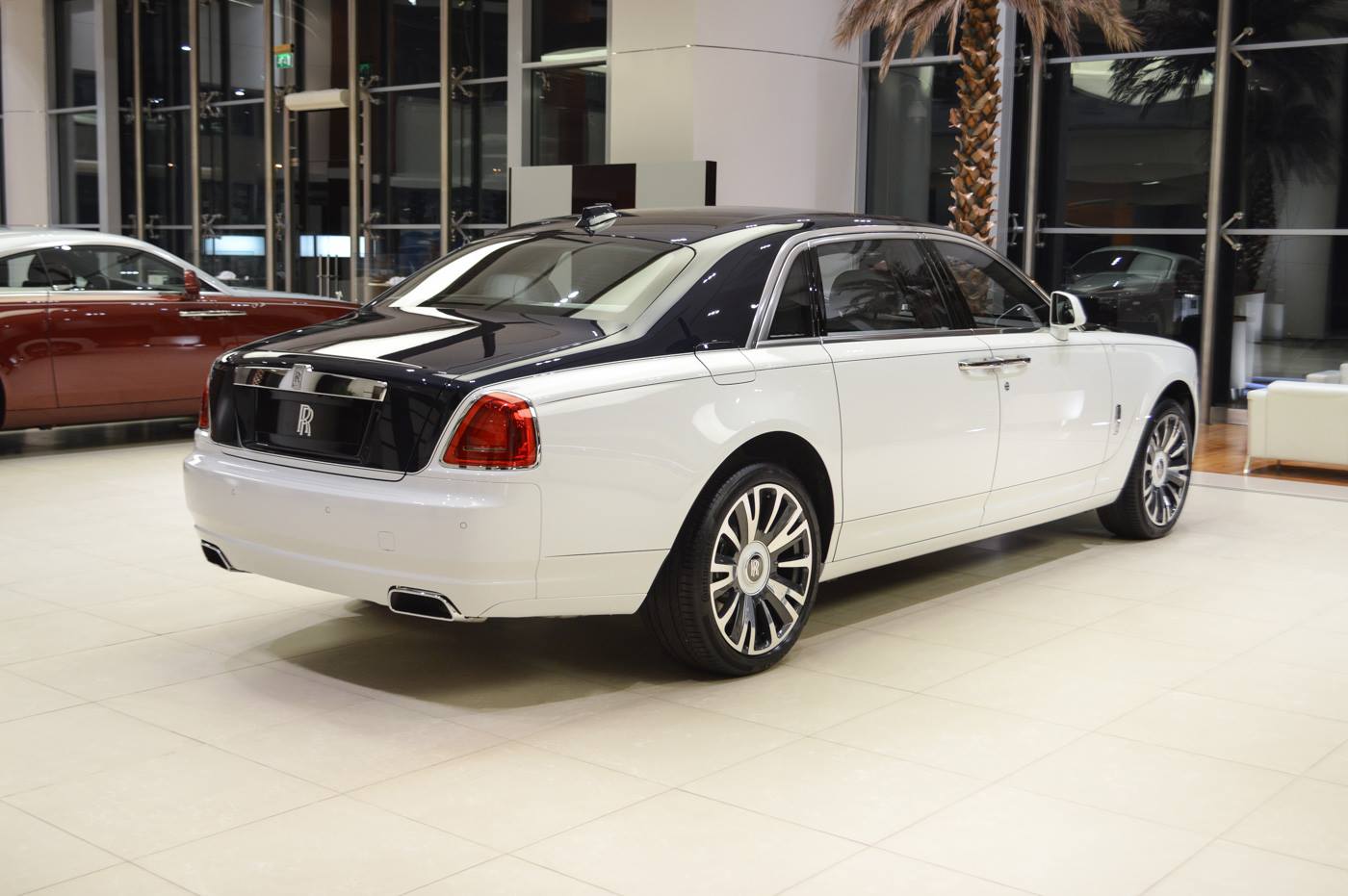 rolls-ghost-ewb-private-jet-abudhabi-5 Rolls-Royce Ghost EWB ‘Inspired by Private Jet’ Is, Well, Self-Explanatory