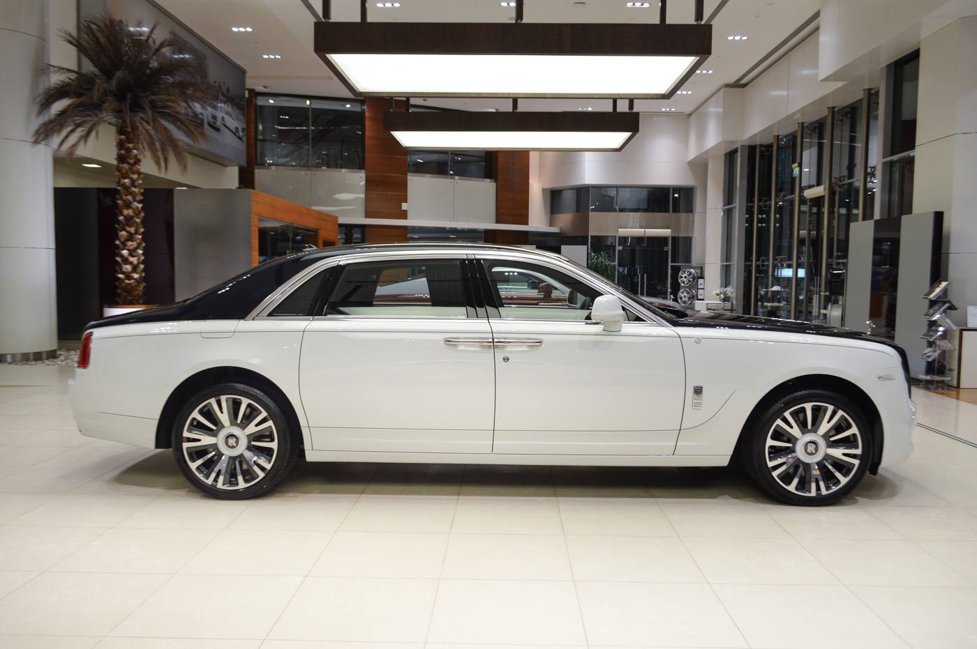 rolls-ghost-ewb-private-jet-abudhabi-6 Rolls-Royce Ghost EWB ‘Inspired by Private Jet’ Is, Well, Self-Explanatory