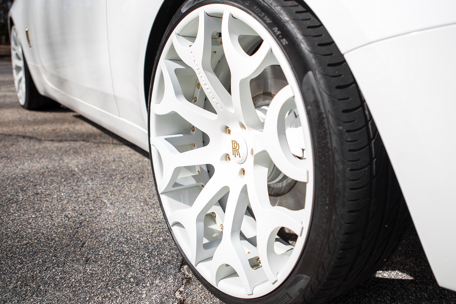 rolls-royce-wraith-white-forgiato-10 Feel Free To Call This Rolls-Royce Wraith ‘Snow White’