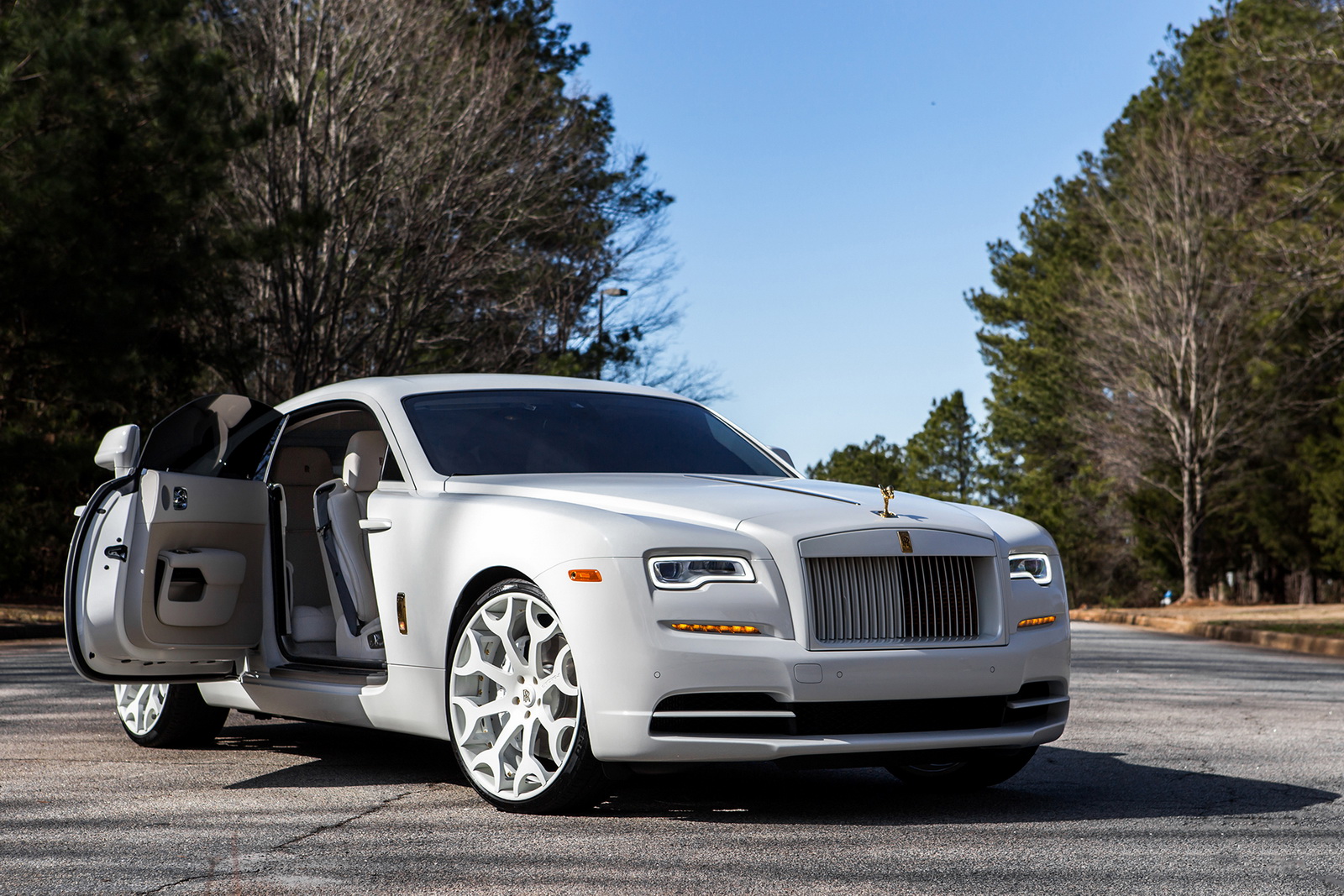 rolls-royce-wraith-white-forgiato-14 Feel Free To Call This Rolls-Royce Wraith ‘Snow White’