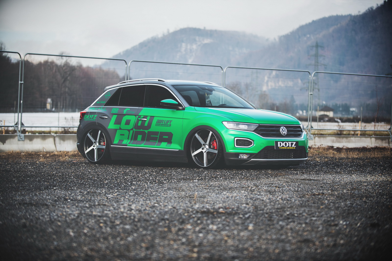 slammed-vw-t-roc-tuning-dotz-wheels-1 Slammed VW T-Roc Is Transformed From Crossover To Hatchback