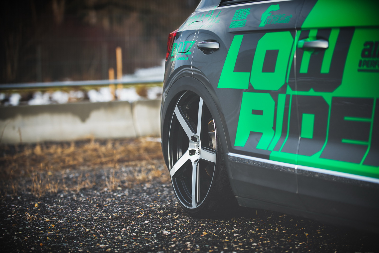 slammed-vw-t-roc-tuning-dotz-wheels-10 Slammed VW T-Roc Is Transformed From Crossover To Hatchback