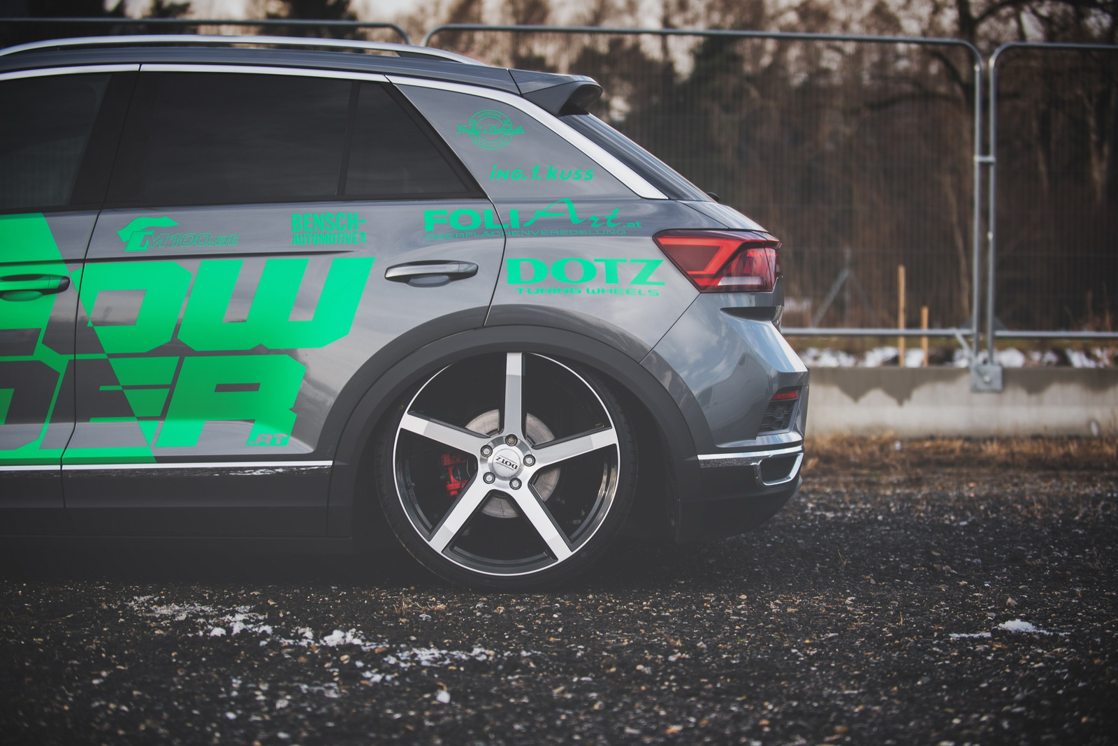 slammed-vw-t-roc-tuning-dotz-wheels-7 Slammed VW T-Roc Is Transformed From Crossover To Hatchback