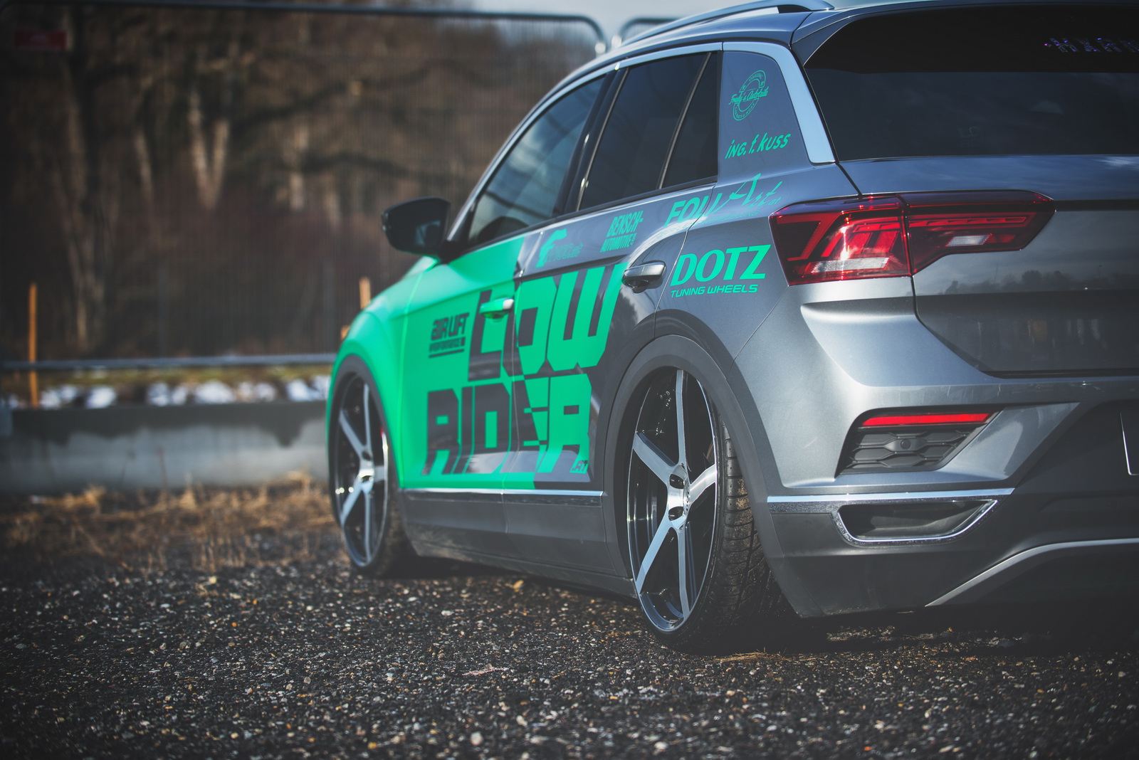 slammed-vw-t-roc-tuning-dotz-wheels-8 Slammed VW T-Roc Is Transformed From Crossover To Hatchback