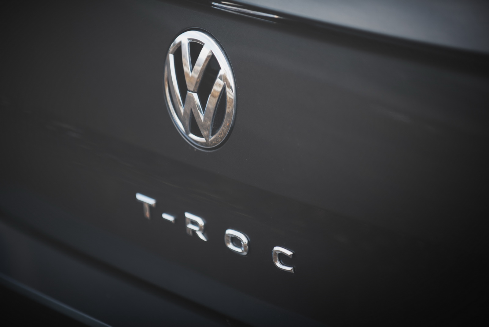 slammed-vw-t-roc-tuning-dotz-wheels-9 Slammed VW T-Roc Is Transformed From Crossover To Hatchback