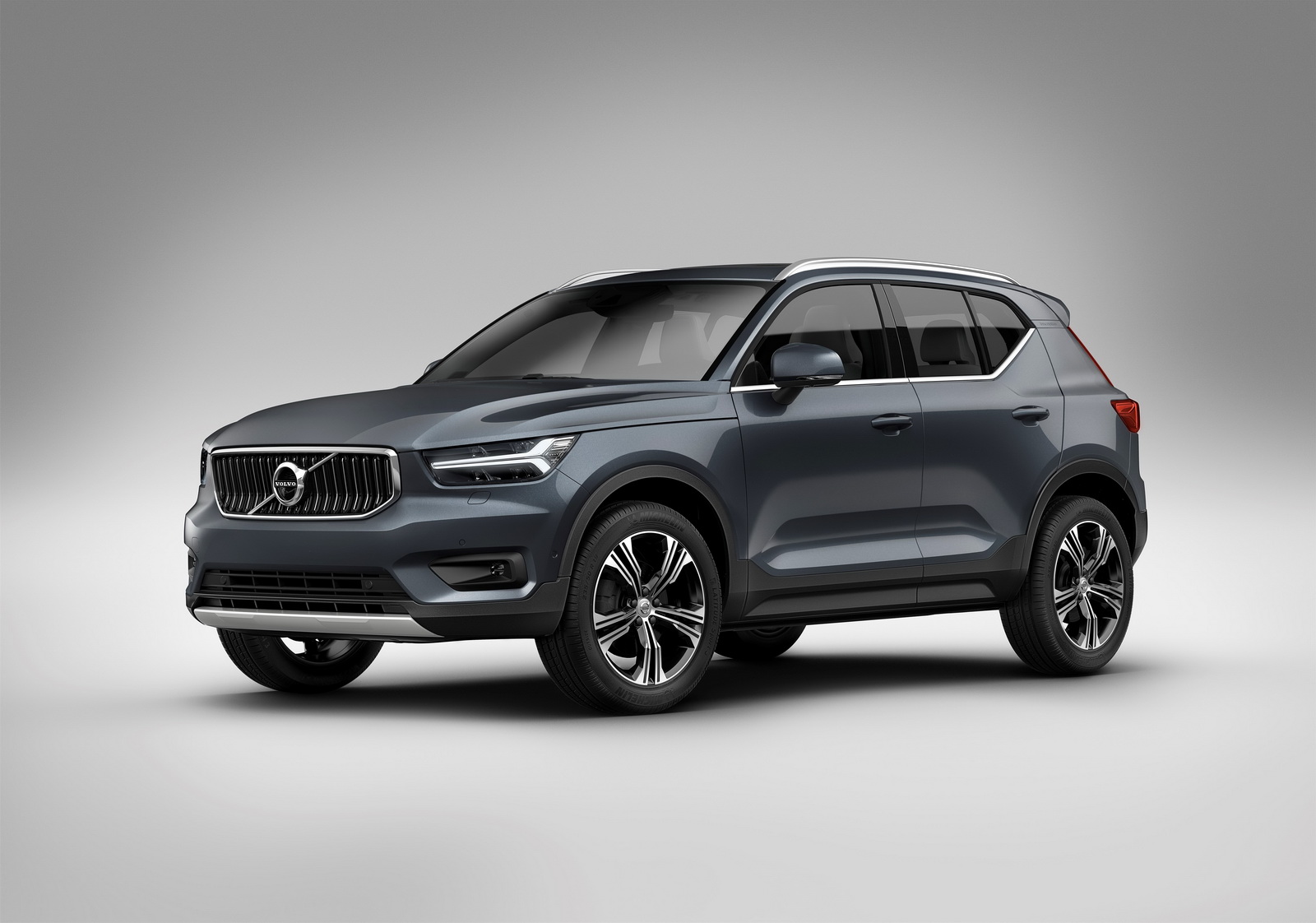 New Volvo XC40 - exterior XC40 Debuts Volvo’s First-Ever Three-Cylinder Engine, Hybridized And EV Models To Follow