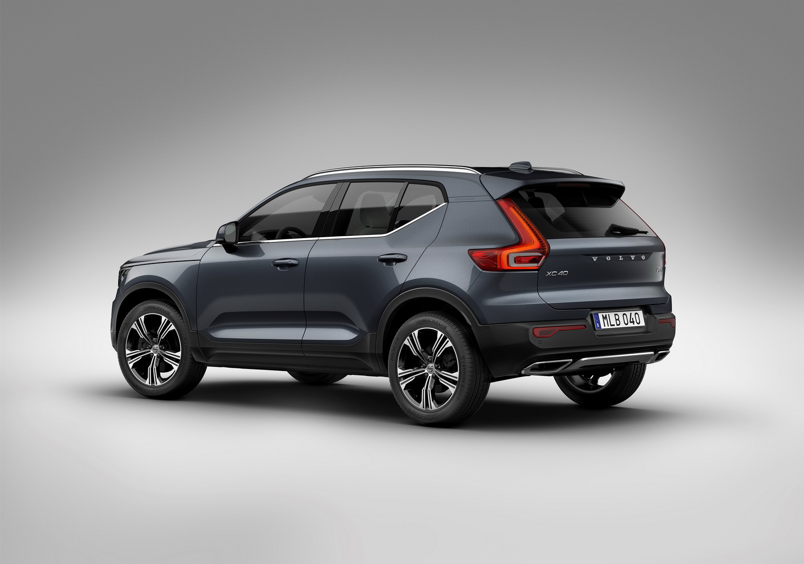 New Volvo XC40 - exterior XC40 Debuts Volvo’s First-Ever Three-Cylinder Engine, Hybridized And EV Models To Follow