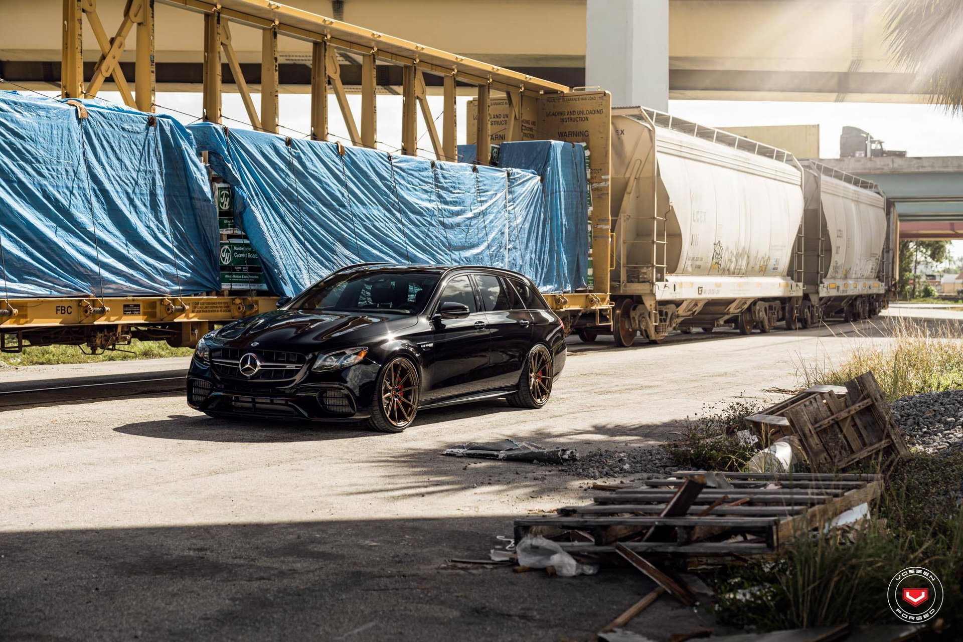 vossen-merc-e63s-wagon-1 Mercedes-AMG E63S Estate Goes For All-Black Look With Satin Bronze Wheels