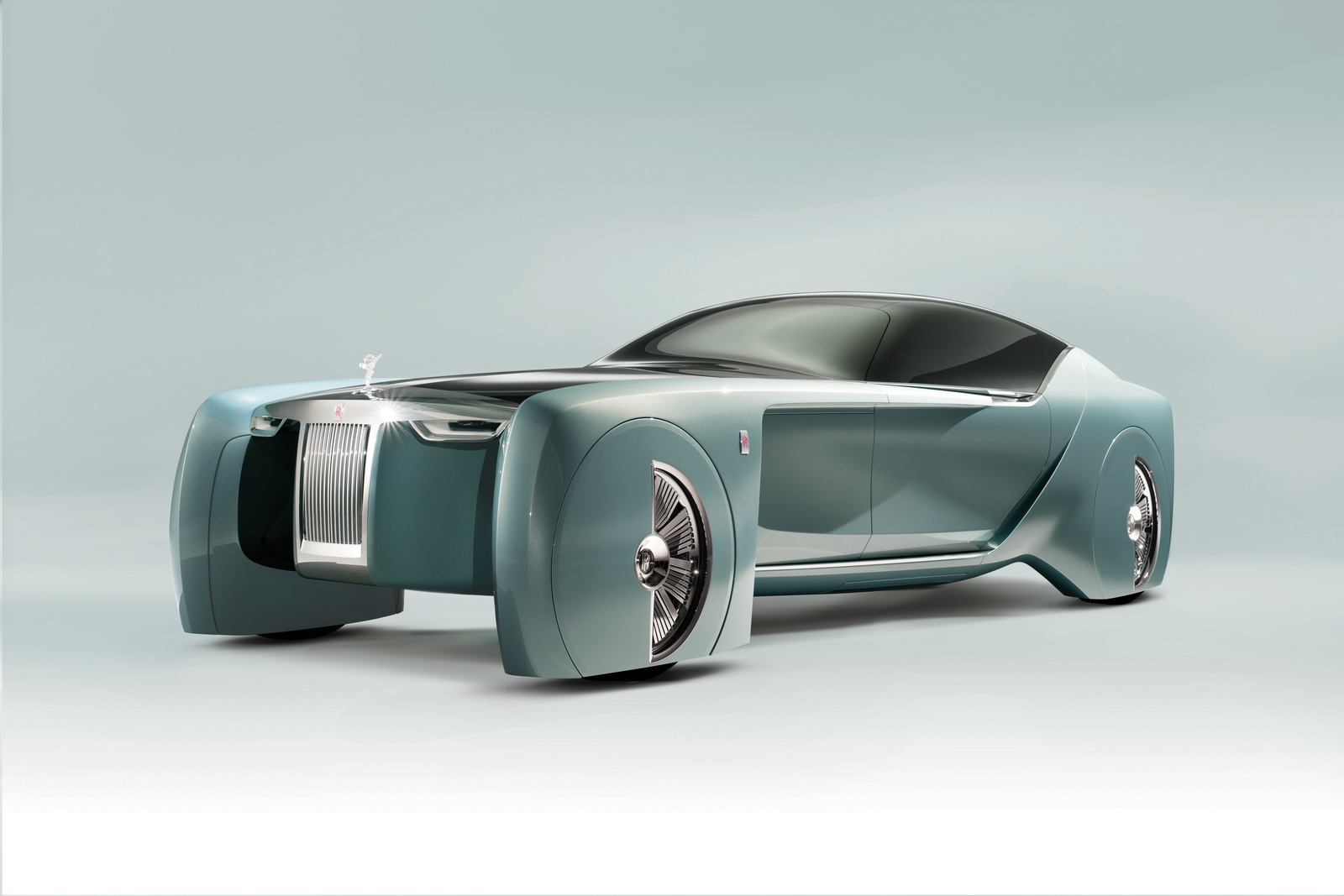 103 EX OΑΥ Rolls-Royce VISION NEXT 100_15 Aston Martin, Rolls-Royce Spar Over The Future Of Luxury