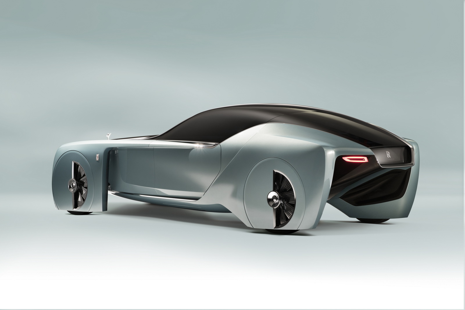 103 EX OΑΥ Rolls-Royce VISION NEXT 100_23 Aston Martin, Rolls-Royce Spar Over The Future Of Luxury