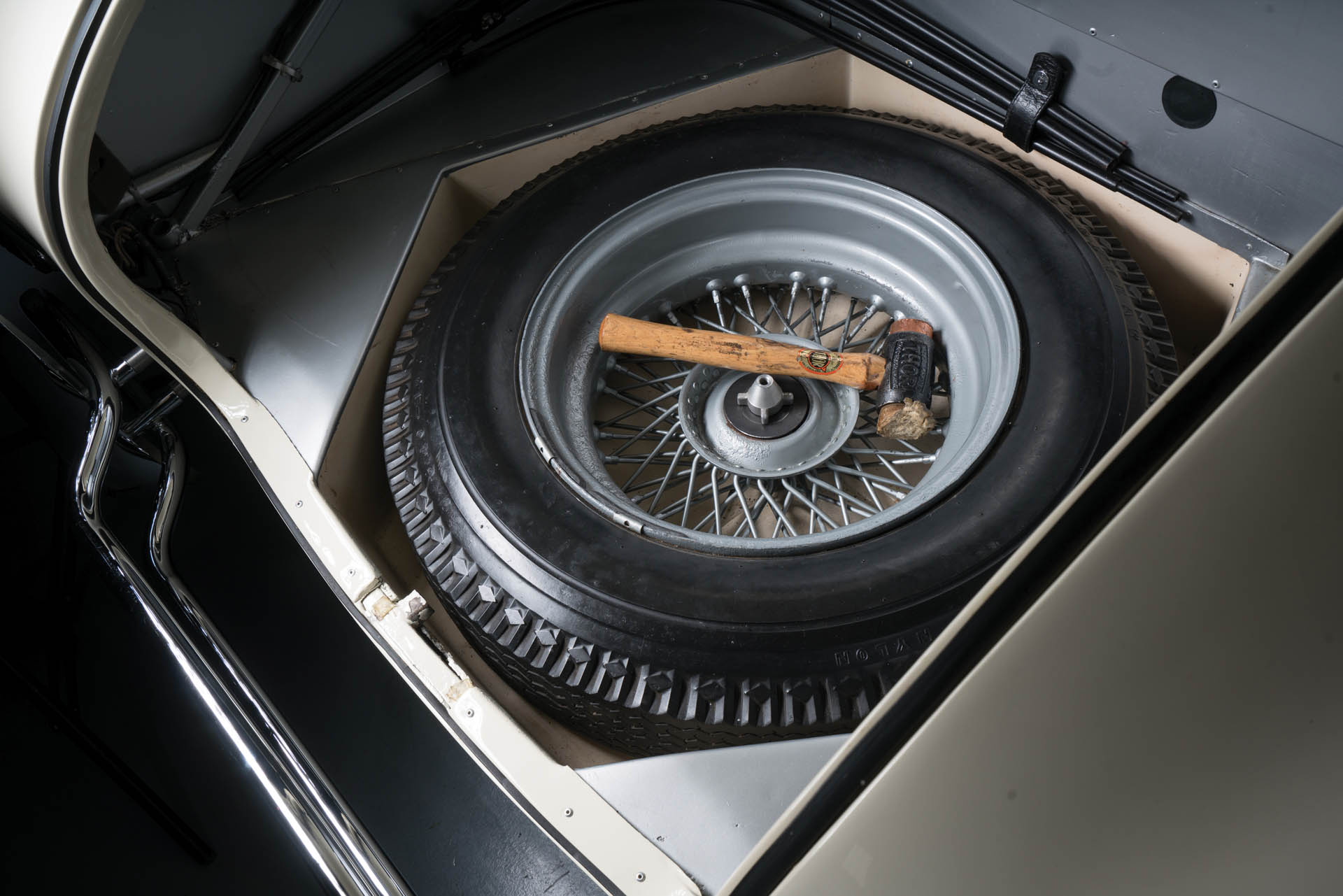 1963-Shelby-289-Cobra_21 copy This Shelby Cobra Could Be The Ultimate Barn Find