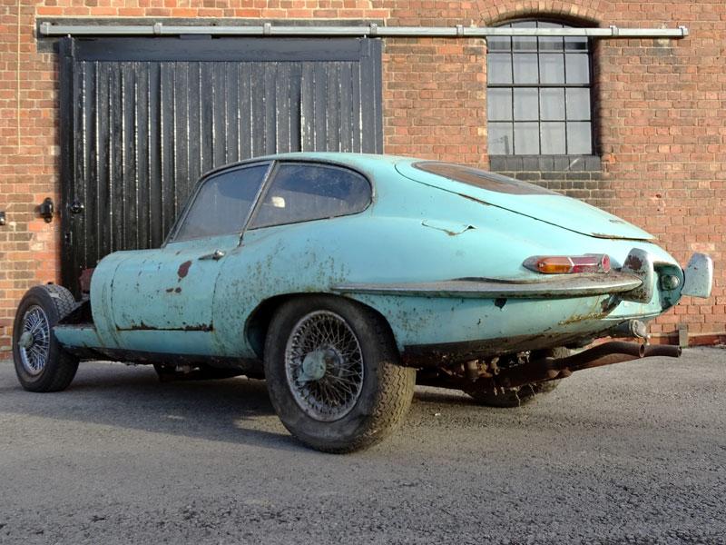1965-jaguar-e-type-3 Rusty Mess Of A Jaguar E-Type Somehow Fetches Almost £42,000 At Auction