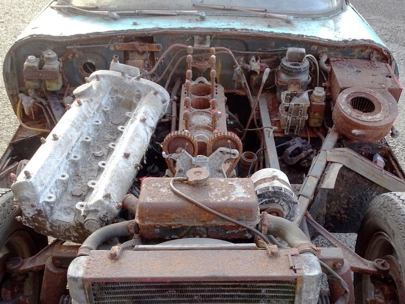 1965-jaguar-e-type-7 Rusty Mess Of A Jaguar E-Type Somehow Fetches Almost £42,000 At Auction