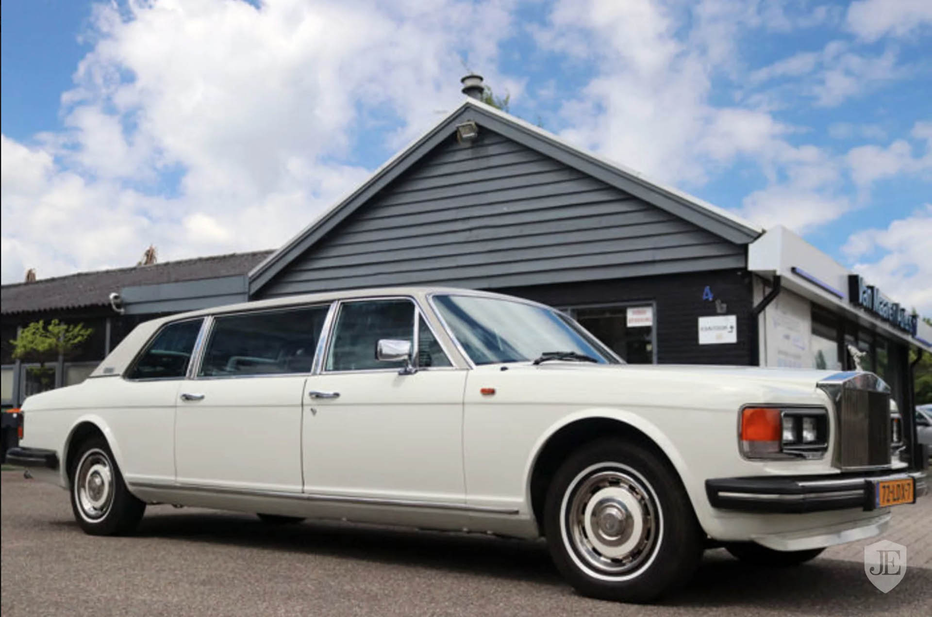 1984-Rolls-Royce-Silver-Spur-Stretched-Limousine-08 This Old Rolls-Royce Limo Won’t Cost You A Tenth The Price Of A New One