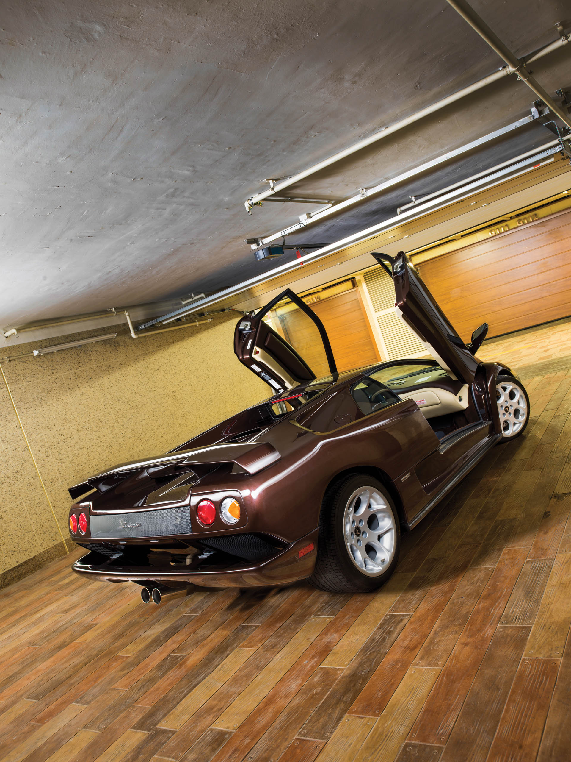 2001-Lamborghini-Diablo-VT-6-0-SE_1 copy One Of The Last Lamborghini Diablos Built Is Still Factory-Fresh