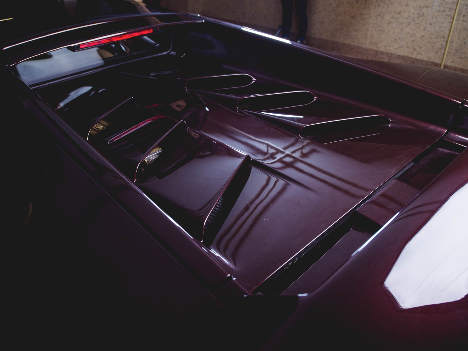 2001-Lamborghini-Diablo-VT-6-0-SE_15 copy One Of The Last Lamborghini Diablos Built Is Still Factory-Fresh