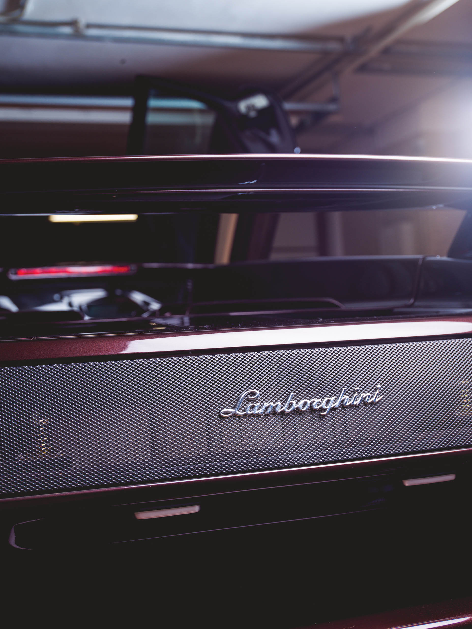 2001-Lamborghini-Diablo-VT-6-0-SE_5 copy One Of The Last Lamborghini Diablos Built Is Still Factory-Fresh