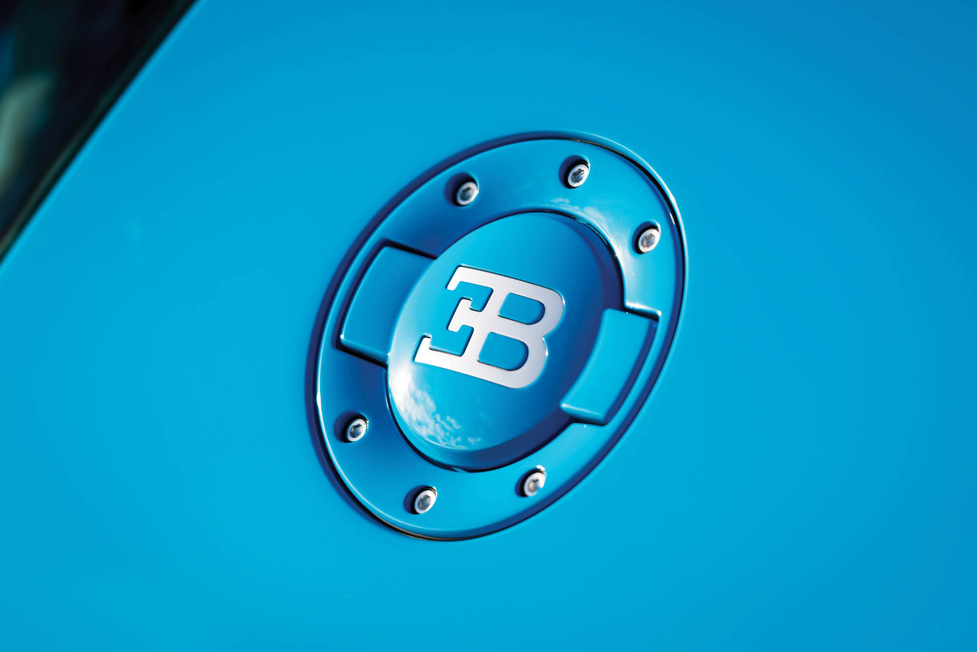 2015-Bugatti-Veyron-16-4-Grand-Sport-Vitesse_19 Transformers-Themed Bugatti Veyron Is Heading Back To The Auction Block