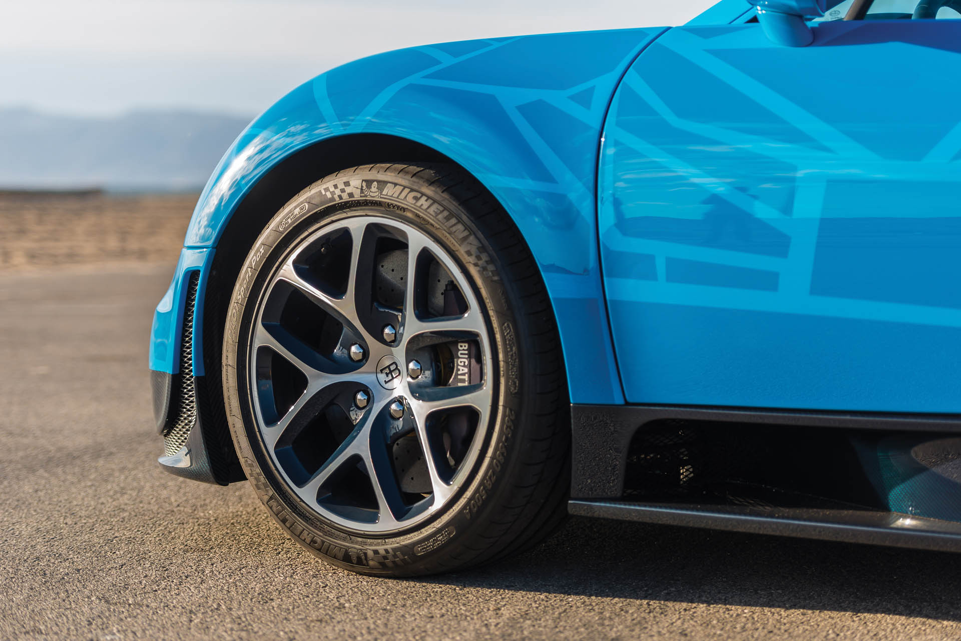 2015-Bugatti-Veyron-16-4-Grand-Sport-Vitesse_21 Transformers-Themed Bugatti Veyron Is Heading Back To The Auction Block