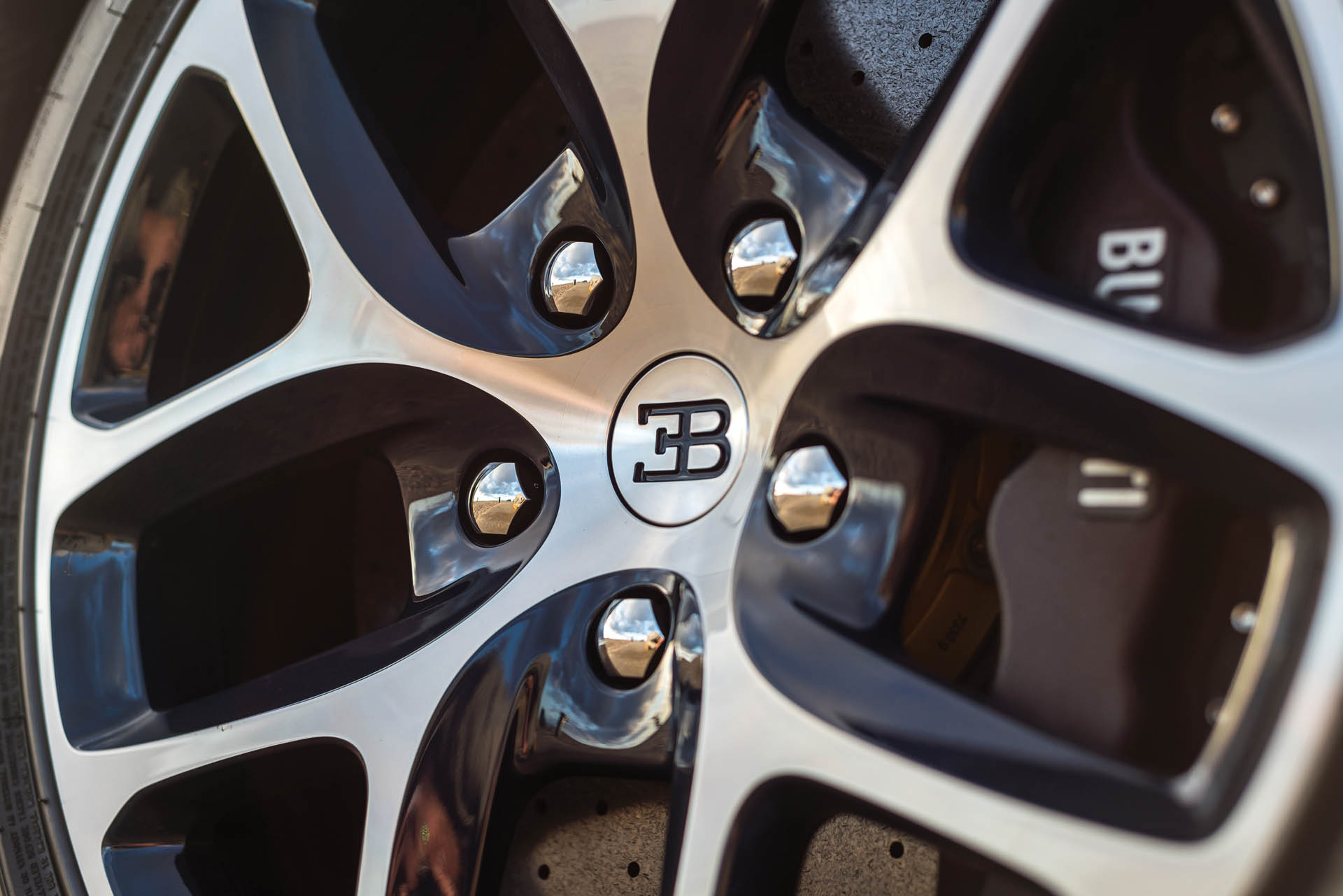 2015-Bugatti-Veyron-16-4-Grand-Sport-Vitesse_22 Transformers-Themed Bugatti Veyron Is Heading Back To The Auction Block