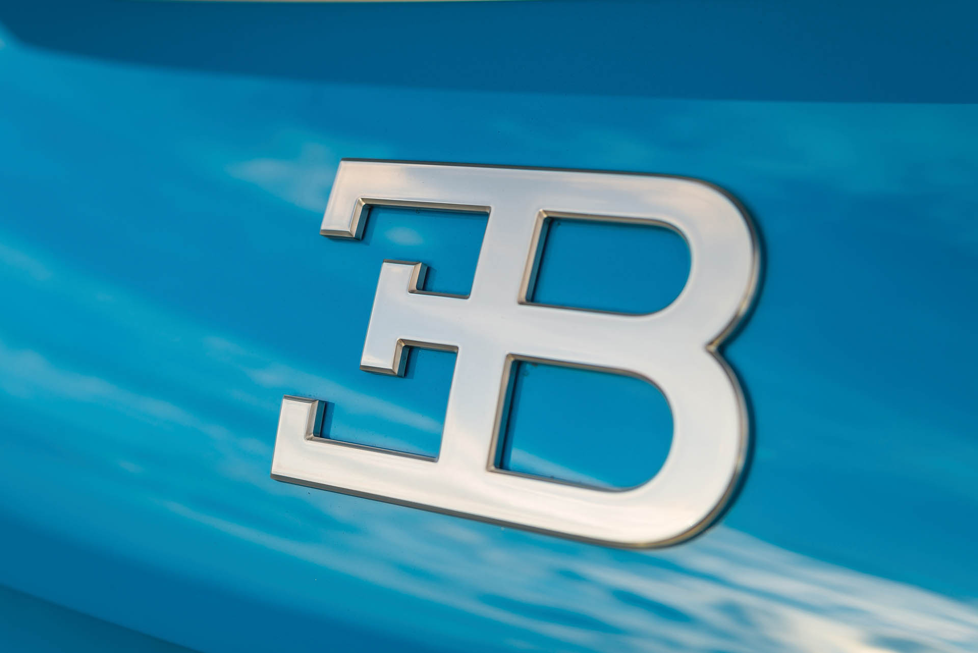 2015-Bugatti-Veyron-16-4-Grand-Sport-Vitesse_6 Transformers-Themed Bugatti Veyron Is Heading Back To The Auction Block