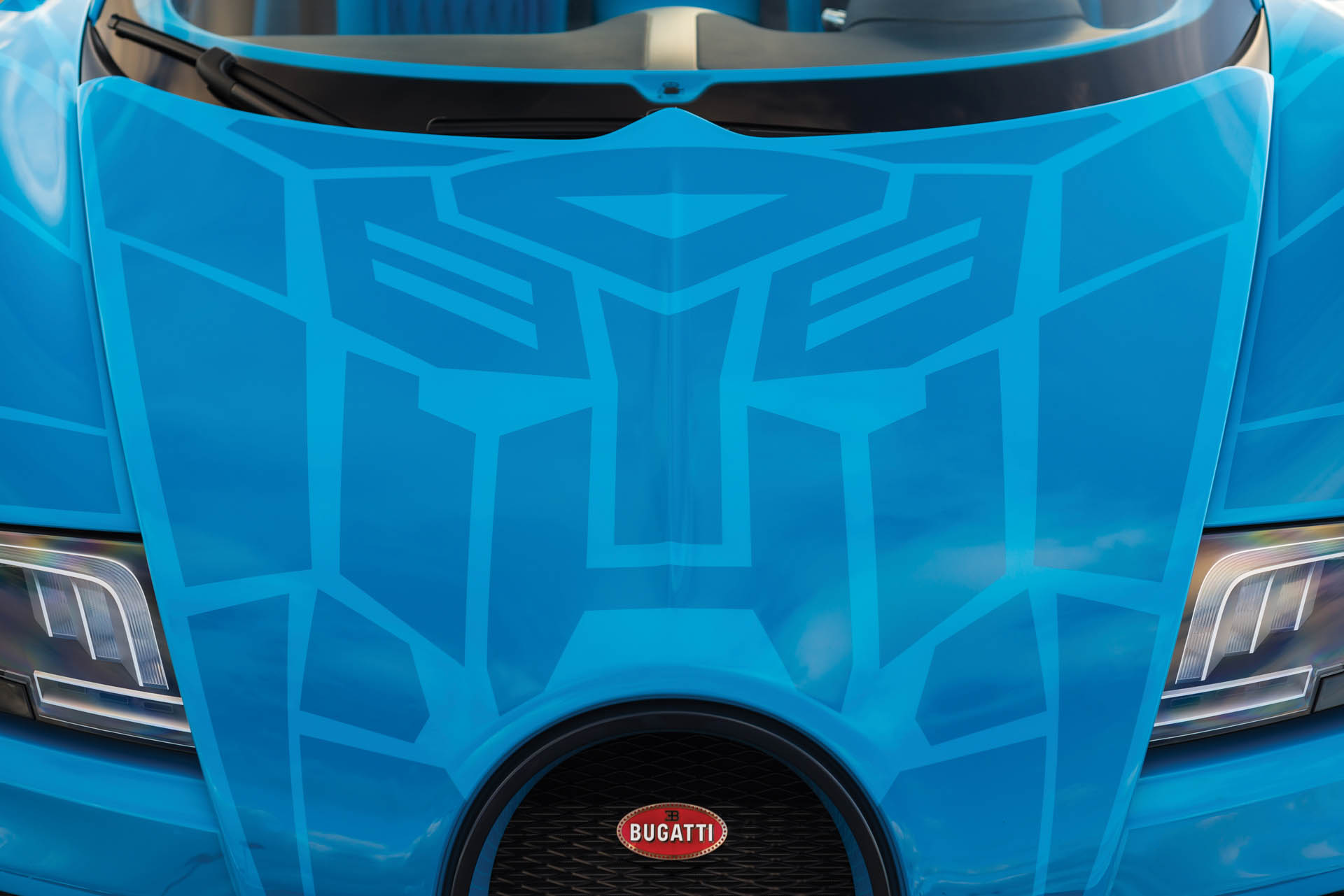 2015-Bugatti-Veyron-16-4-Grand-Sport-Vitesse_8 Transformers-Themed Bugatti Veyron Is Heading Back To The Auction Block