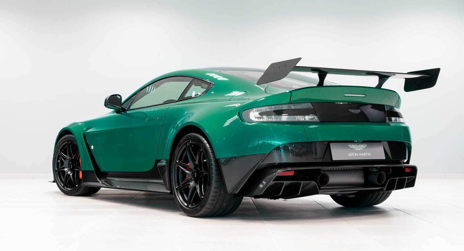 2016 Aston Martin Vantage G12 What Are Your Favorite Car Colors?