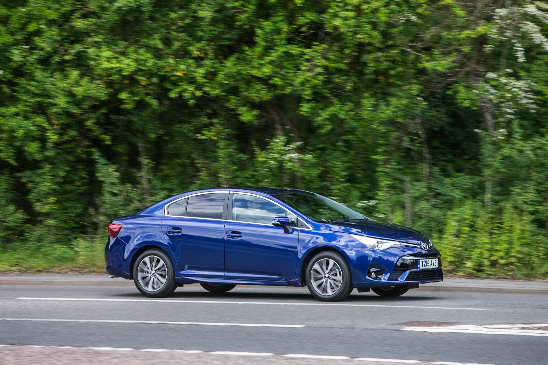 2016-toyota-avensis-2 Toyota Avensis Discontinued, Could Be Replaced By Auris Sedan