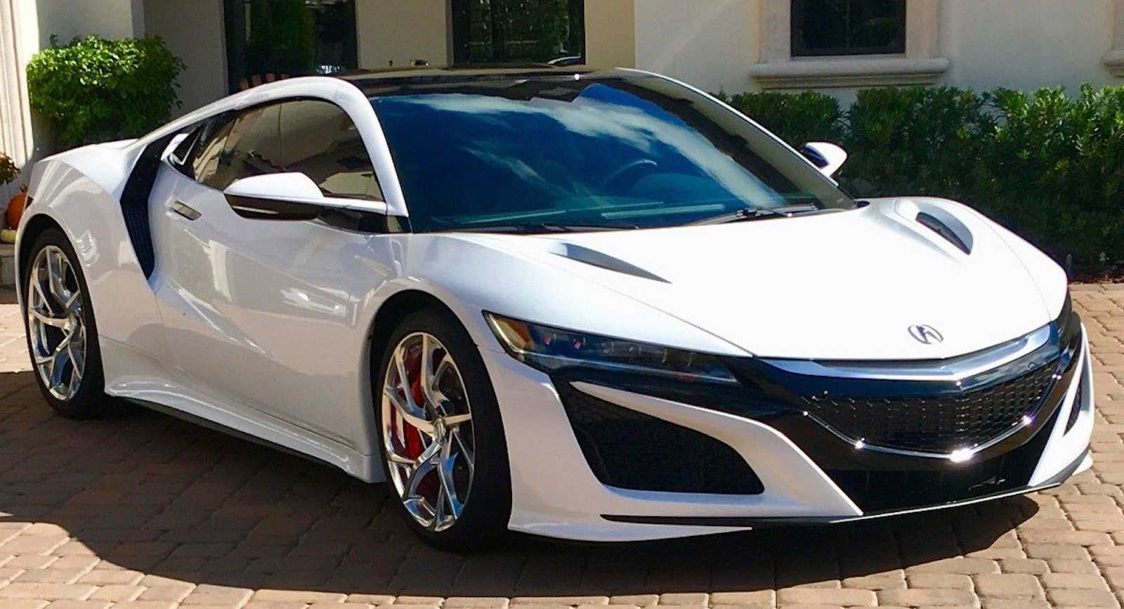 2017 Acura NSX Same Price Dilemma: This 2017 High-Tech Acura NSX Or A 2003 Pristine Original?